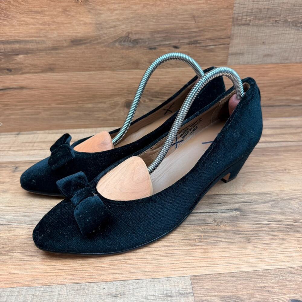 Vtg LL Bean women size 7.5 black Pumps Heels Shoes